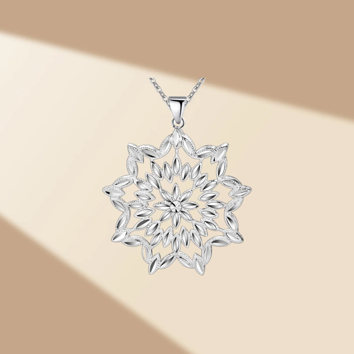 925 Sterling Silver Necklace Flower Pendant for Women High Quality Wedding Engagement Jewelry Fashion Holiday Gifts Party