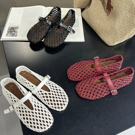 Fashion Woven Hollow Flat Sandals Women Summer Comfort Round Toe Designer Shoes Female Fashion Buckle Non-Slip Beach Casual Shoe