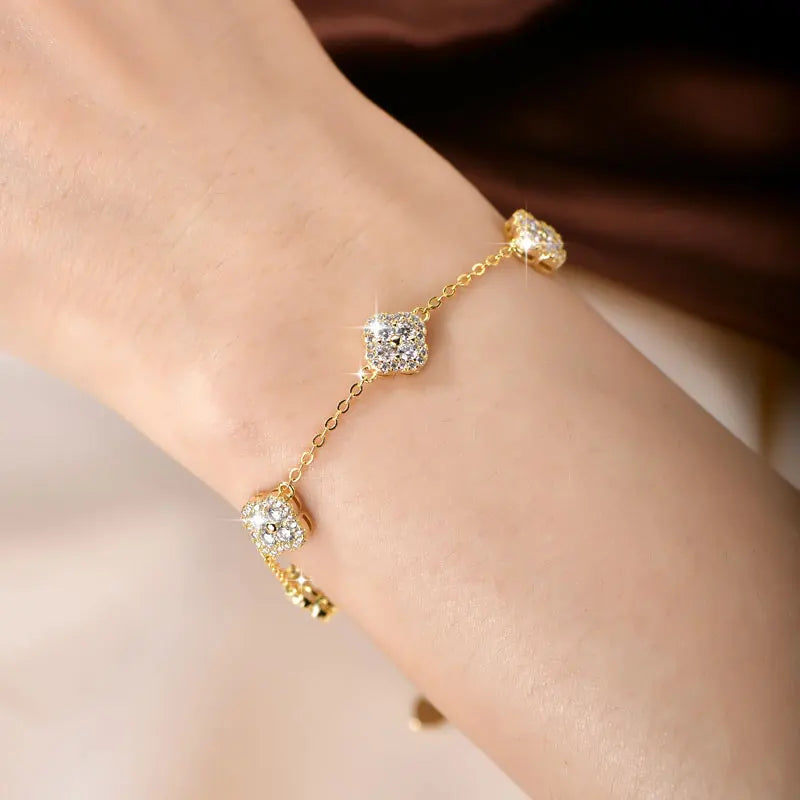 Rrjzz Clover Moissanite Women Bracelet D Color VVS1 Lab Imitation Diamond Round Cut Four Leaf Bracelet Jewelry GRA Certificated