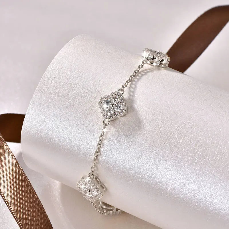 Rrjzz Clover Moissanite Women Bracelet D Color VVS1 Lab Imitation Diamond Round Cut Four Leaf Bracelet Jewelry GRA Certificated