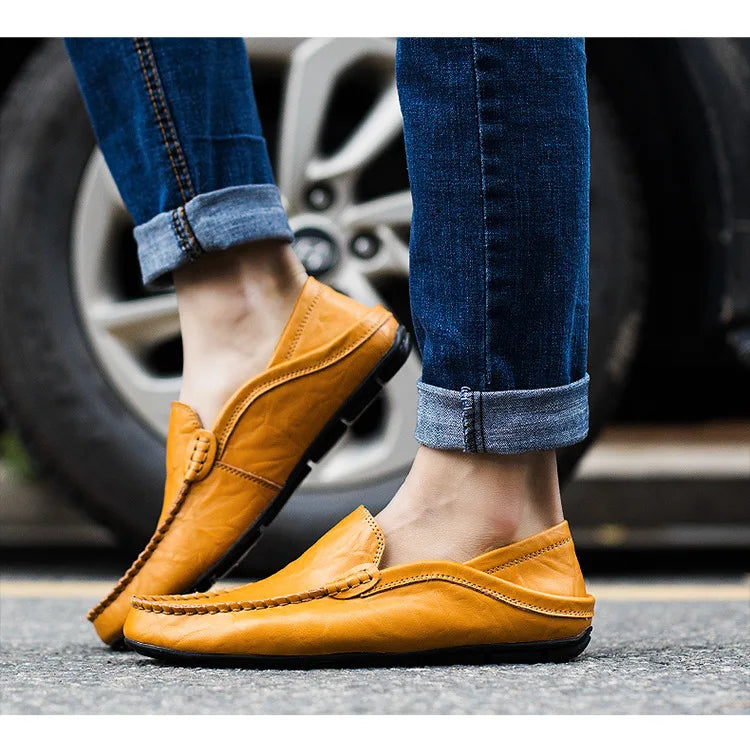 Men Loafers 2025 New Leather Shoes Men‘s Casual Shoes Moccasins Breathable Sneakers Men Driving Shoes Comfort Flats Plus Size 48