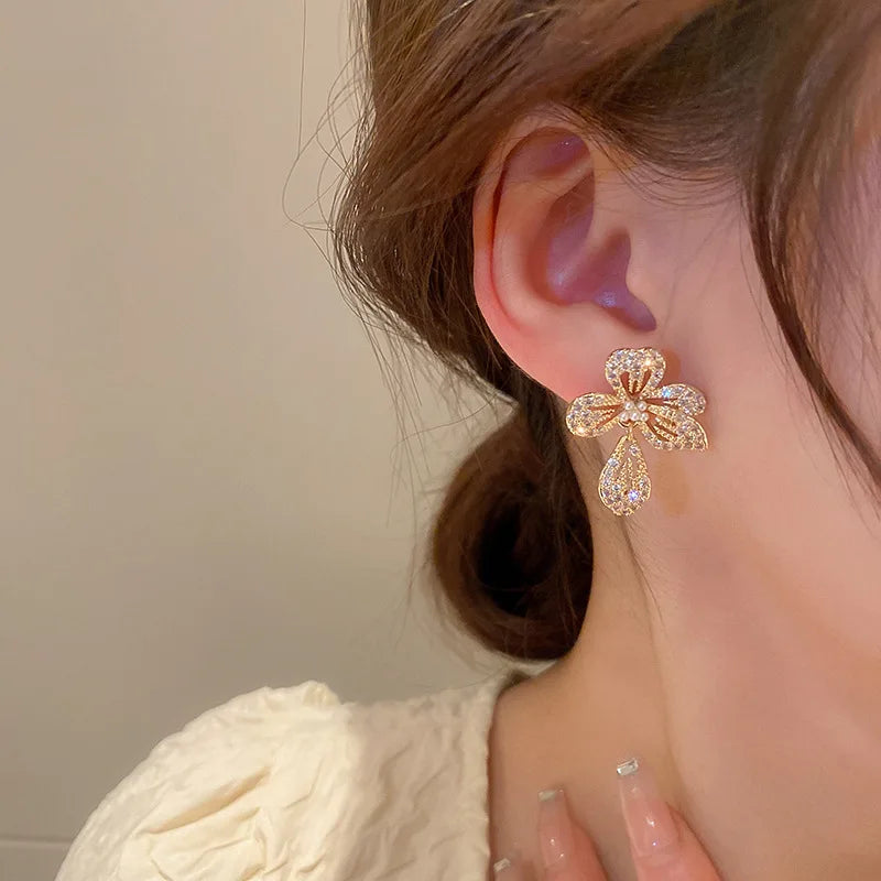 2023 New Fashion Trend Unique Design Elegant Delicate Green Zircon Flower Earrings For Women Jewelry Wedding Party Premium Gifts