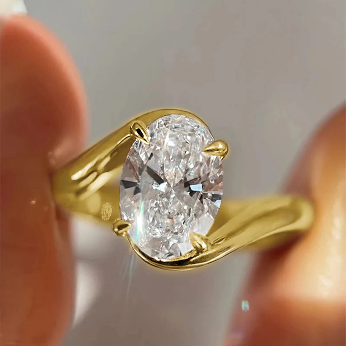 4.5ct Oval Cut Moissanite Solitaire Ring 14K Gold Filled Bypass Twist Shank Band D VVS1 Engagement Ring for Women Wedding Gift