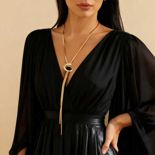 Necklace For Women Exaggerated Snake Bone Chain Spiral Black Imitation Pearl V-shaped Long Sweater Chain Collarbone Chain BN020