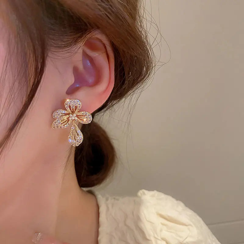 2023 New Fashion Trend Unique Design Elegant Delicate Green Zircon Flower Earrings For Women Jewelry Wedding Party Premium Gifts
