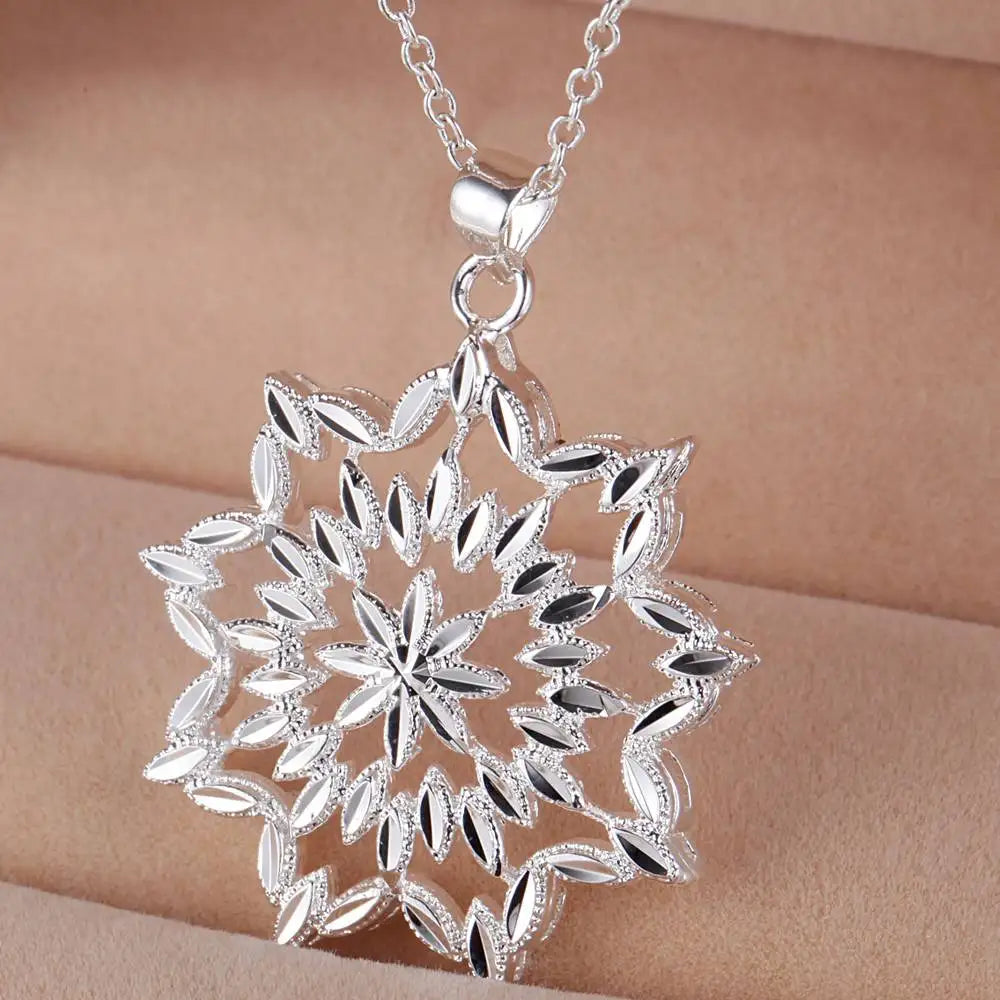 925 Sterling Silver Necklace Flower Pendant for Women High Quality Wedding Engagement Jewelry Fashion Holiday Gifts Party