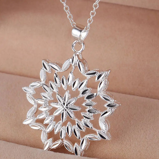925 Sterling Silver Necklace Flower Pendant for Women High Quality Wedding Engagement Jewelry Fashion Holiday Gifts Party