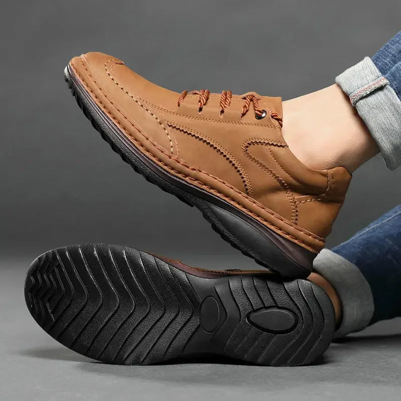 Classic Mens Leather Casual Shoes Soft Sole Lace-up Luxury Brand Lightweight Mountaineering Shoes Male Outdoor Sneakers Hombre
