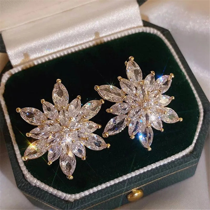 2023 New Fashion Trend Unique Design Elegant Delicate Green Zircon Flower Earrings For Women Jewelry Wedding Party Premium Gifts
