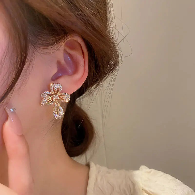 2023 New Fashion Trend Unique Design Elegant Delicate Green Zircon Flower Earrings For Women Jewelry Wedding Party Premium Gifts