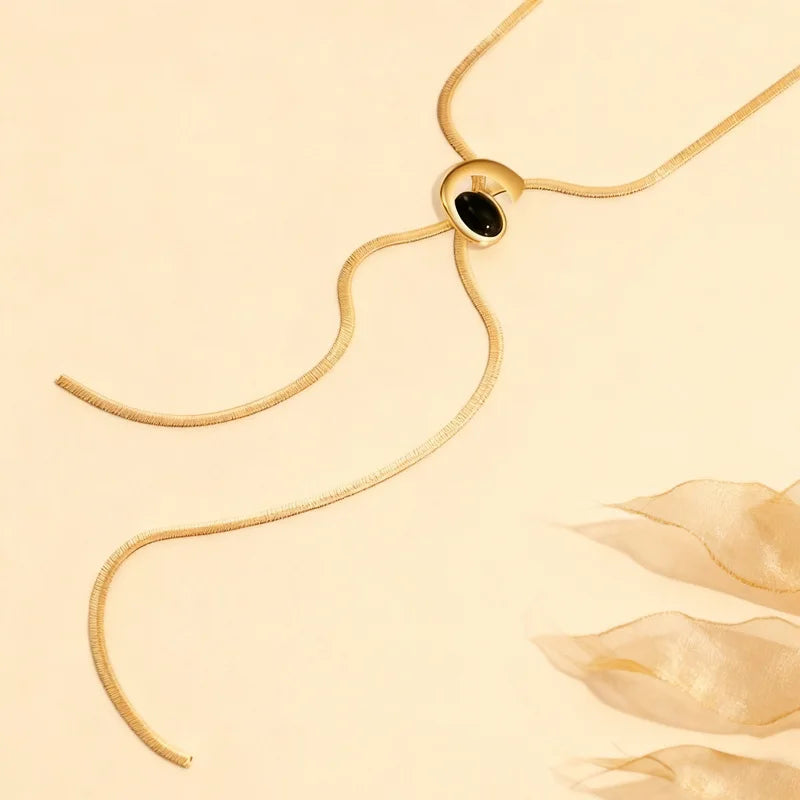 Necklace For Women Exaggerated Snake Bone Chain Spiral Black Imitation Pearl V-shaped Long Sweater Chain Collarbone Chain BN020
